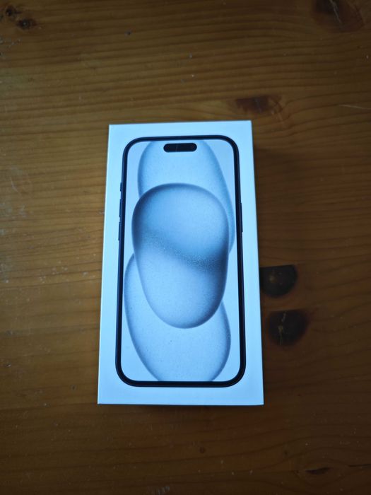 Apple Iphone 15 черен цвят 128GB НОВ ЗАПЕЧАТАН