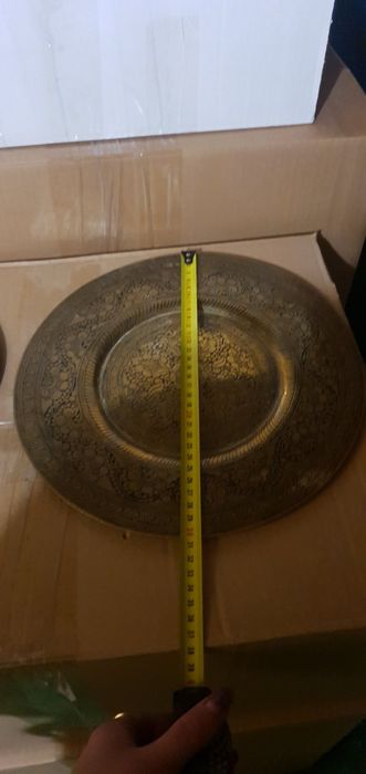 Два броя бронзови чиний