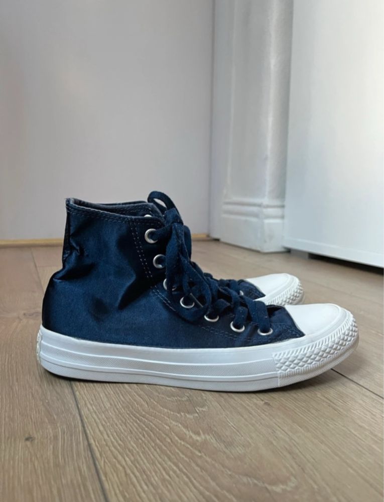 Converse mărimea 36,5
