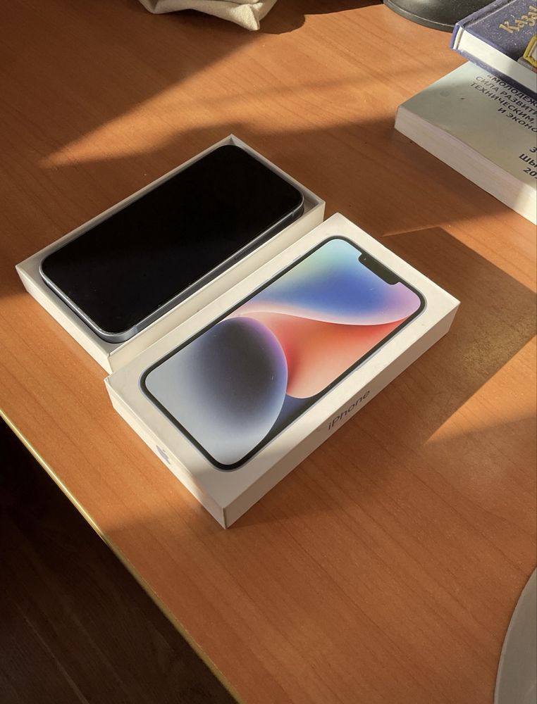Iphone 14 на 256gb  Айфон 14