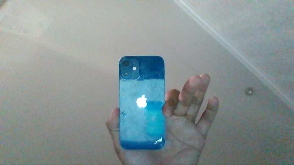 Iphone 12 mini.