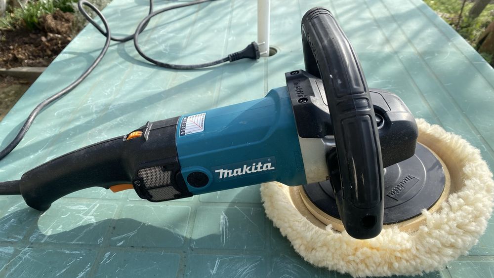 Полирмашина Makita