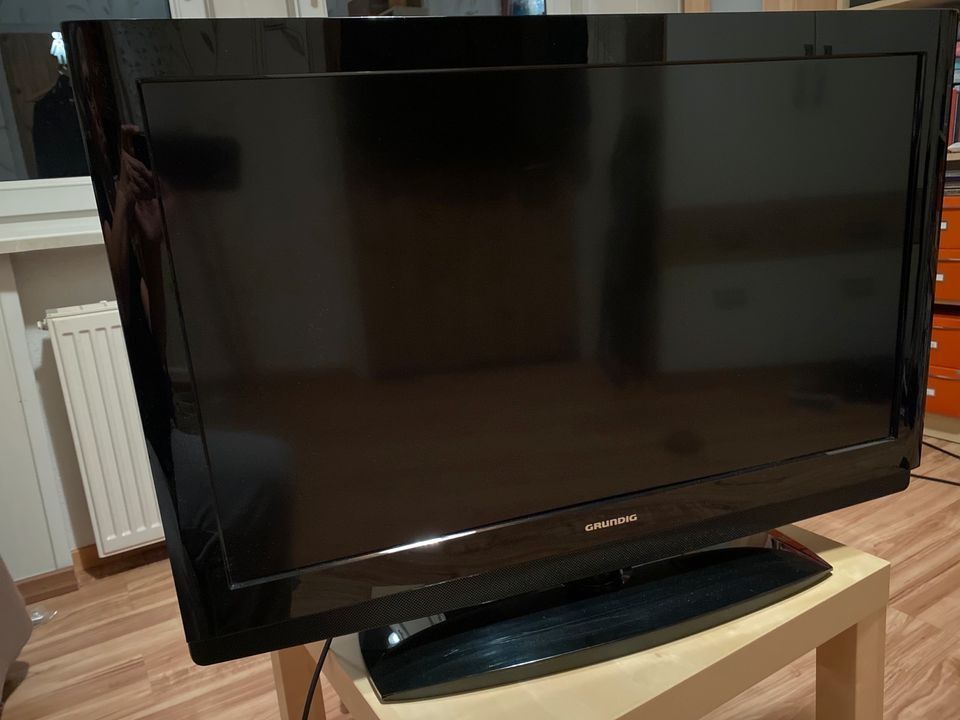 +++ Televizor LCD Grundig 32VLC3200BA 80cm HD +++