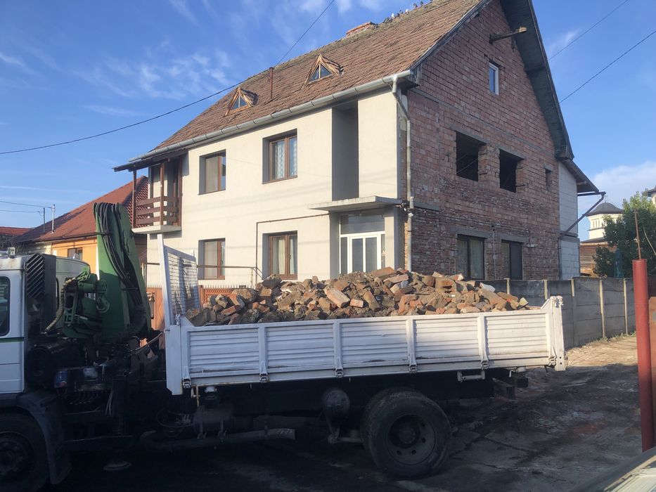 Camion basculabil cu macara( nisip, pietris,sort, moloz, pamant,balast