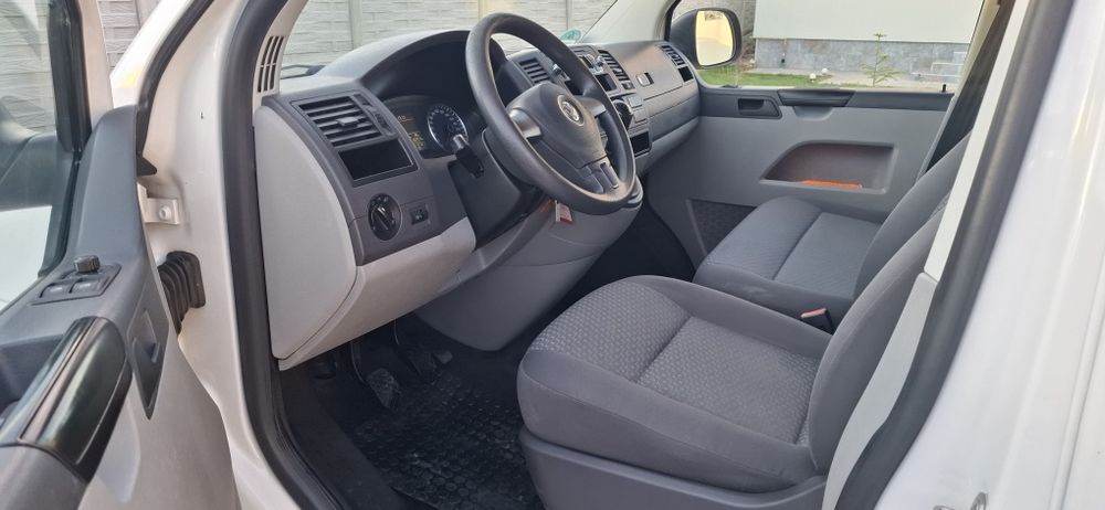 VW T5 Transporter 2013 2.0tdi €5 vivaro trafic vito