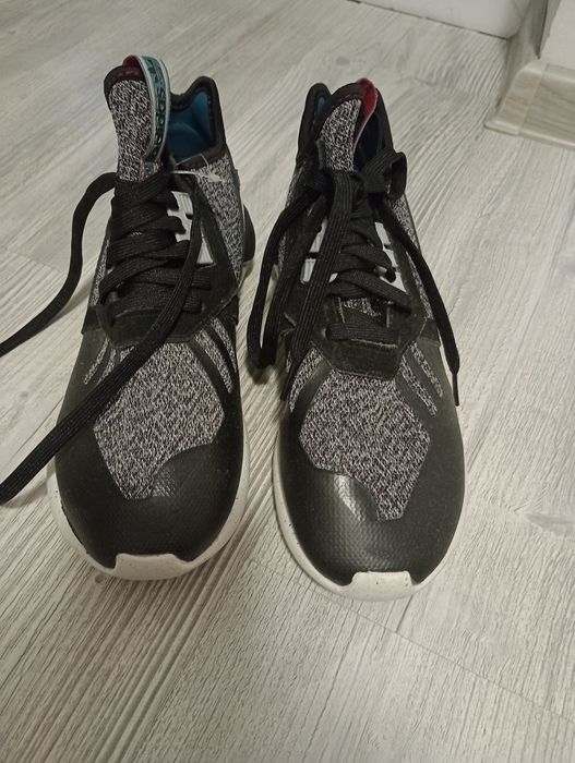 Adidași bărbați marca Adidas