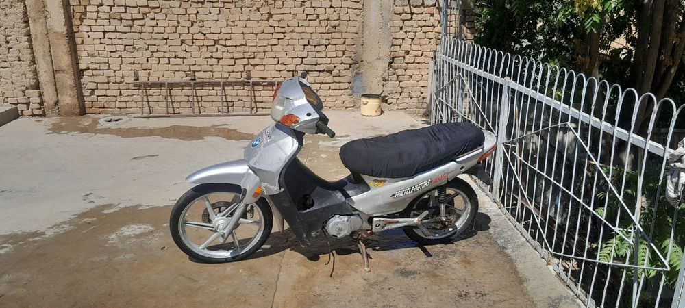 Продам скутер находу