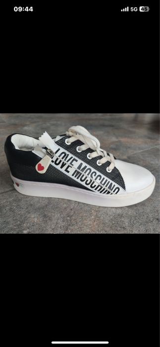 Adidasi Love Moschino