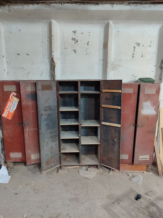 Металлический шкафлар, стол сотилади