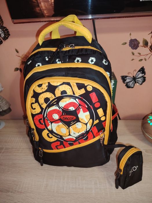 Rucsac copii potrivit pt clasele 1-4in stare foarte buna purtat putin.