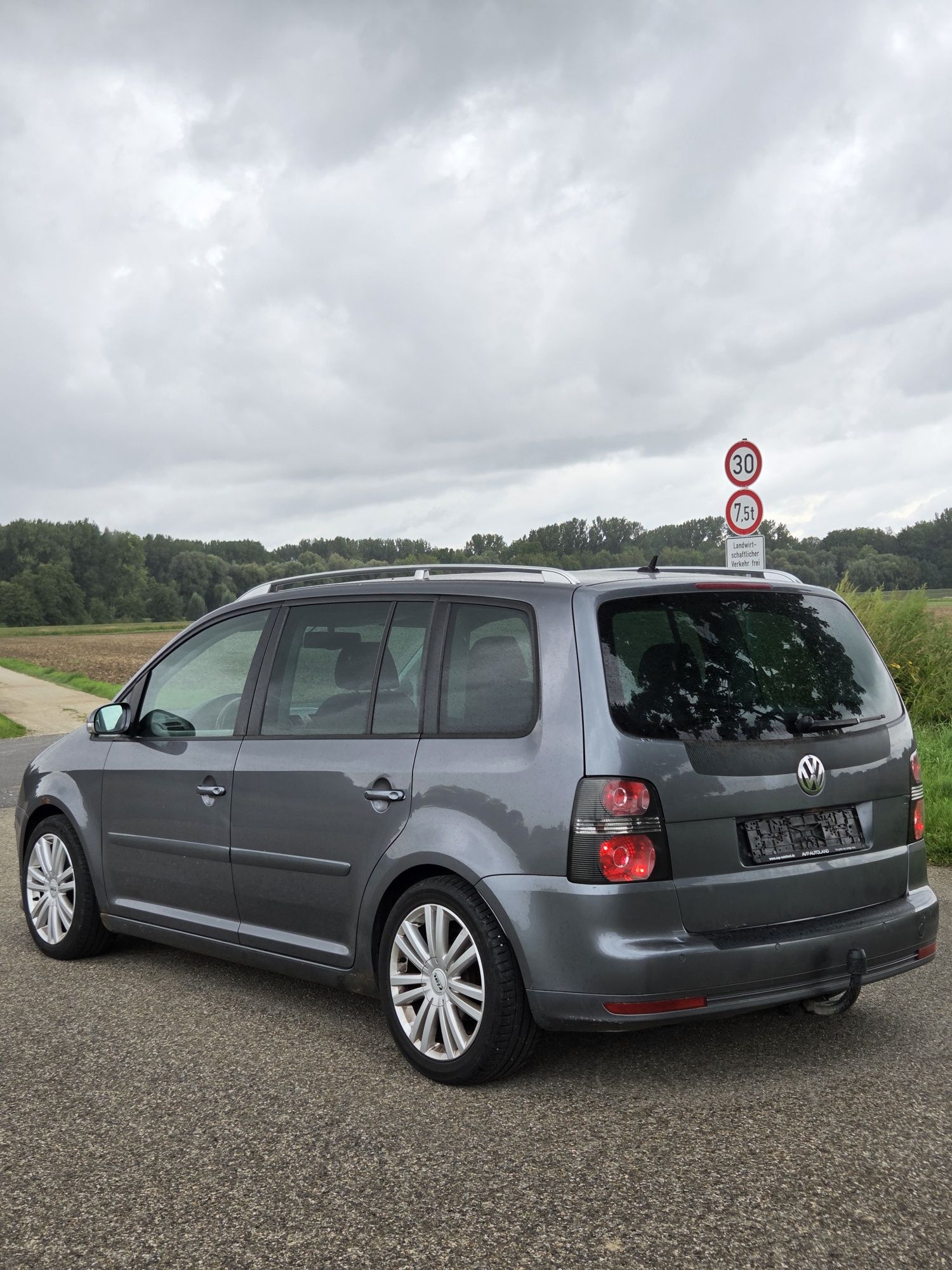 VW Touran 7 Locuri 2.0 TDI Germania