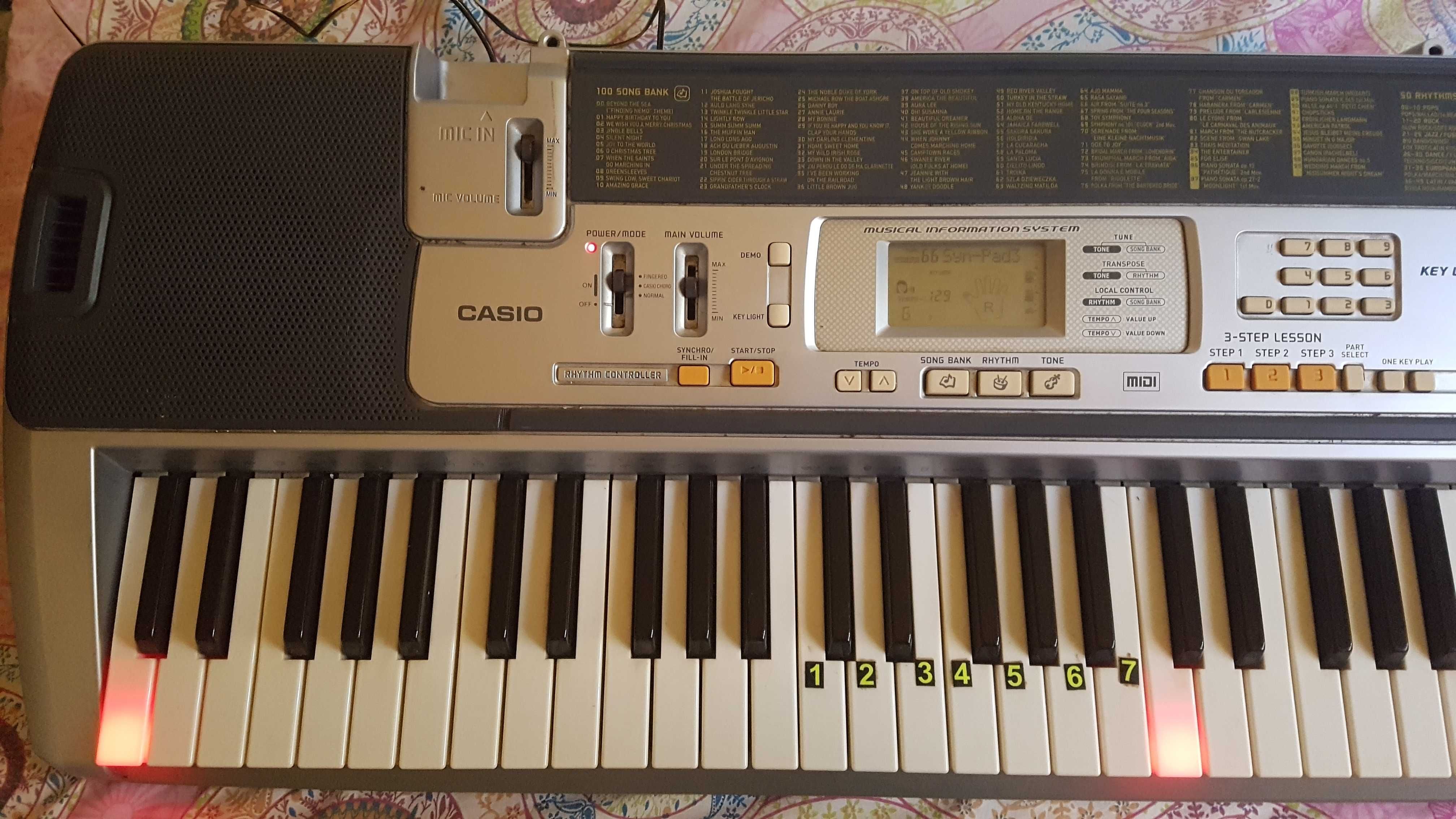 Casio LK 110 - piano cu 100 de song
