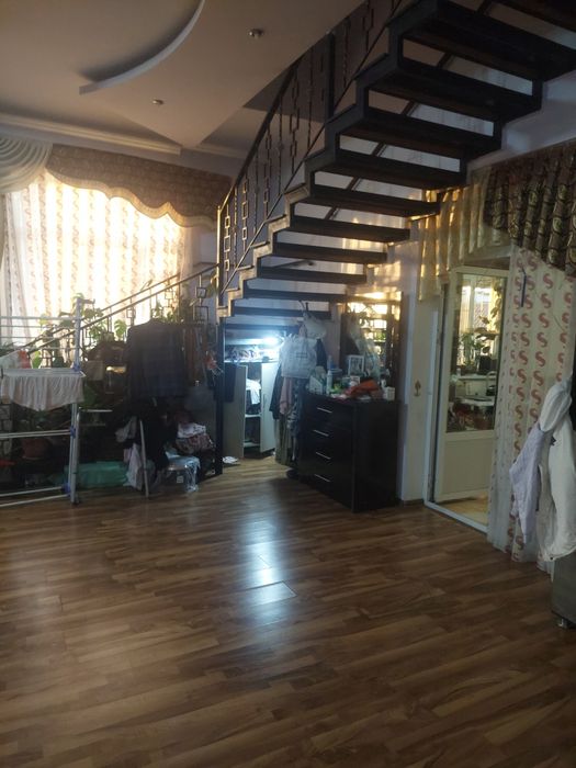 Срочно продается дом в центре  самарканда вместе с магазином.