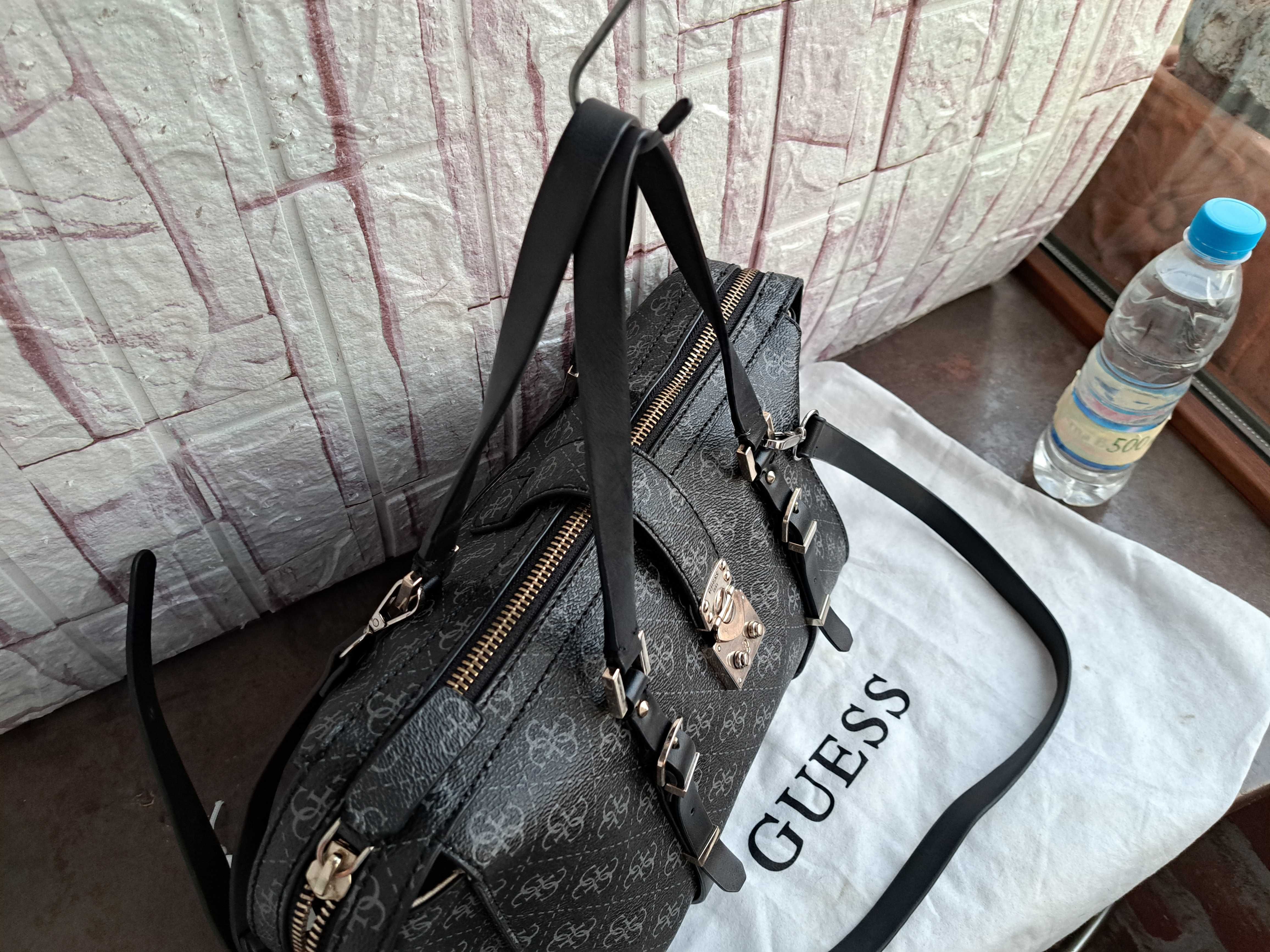 дамска чанта GUESS,черна с две дръжки,гес