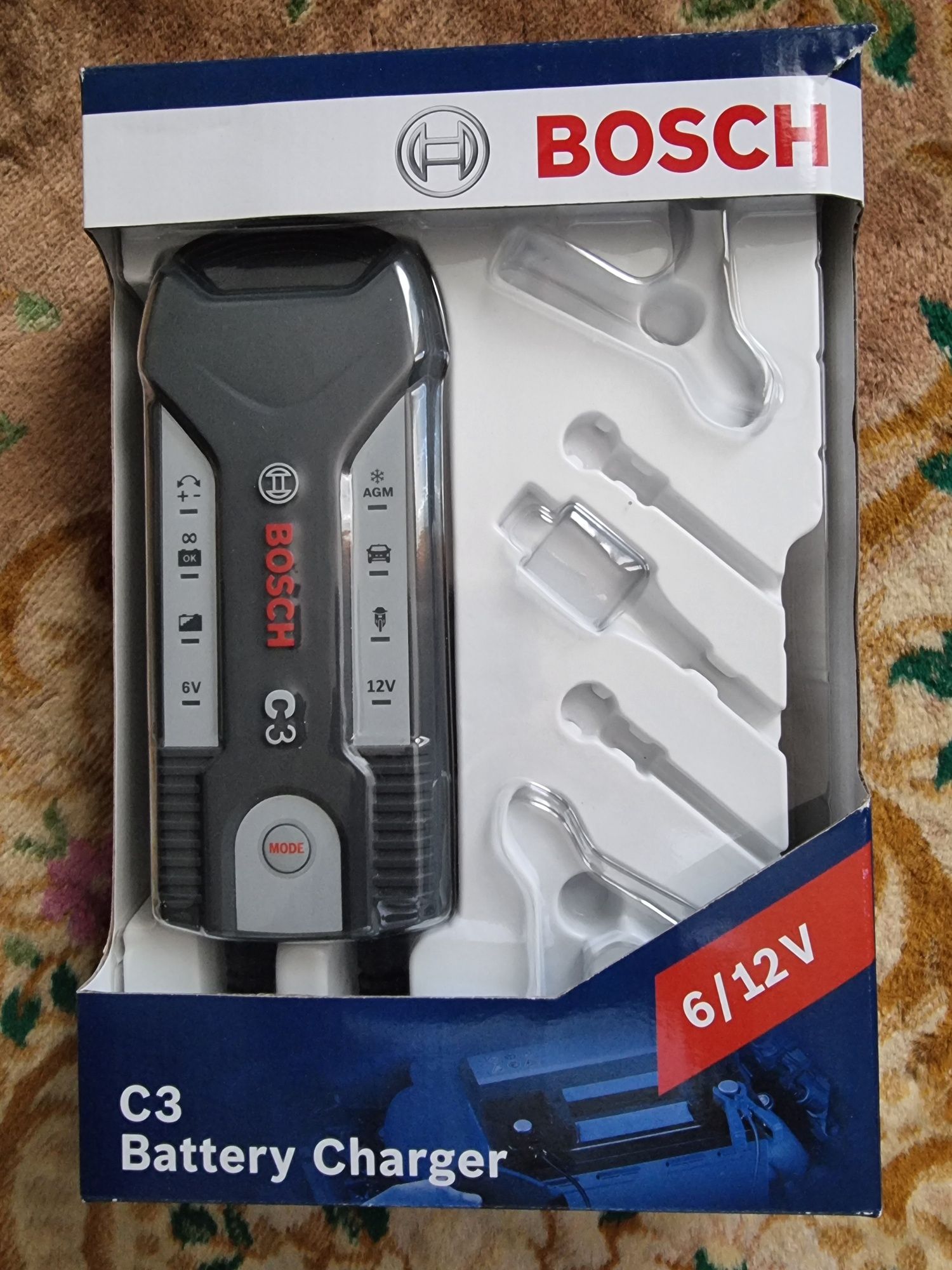 Автоматично зарядно BOSCH.