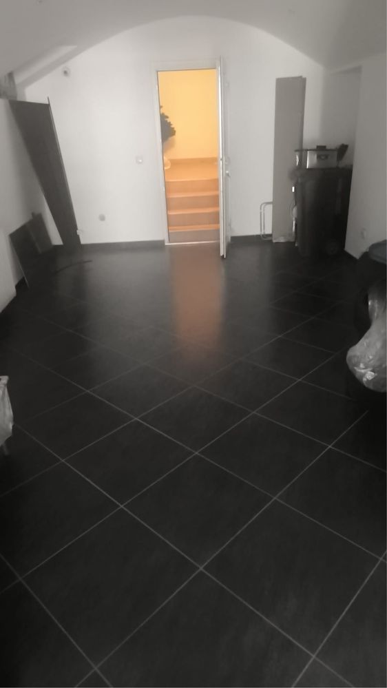 Inchiriez spatiu comercial central