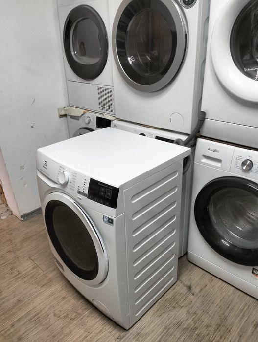 Vând mașini de spalat modele noi