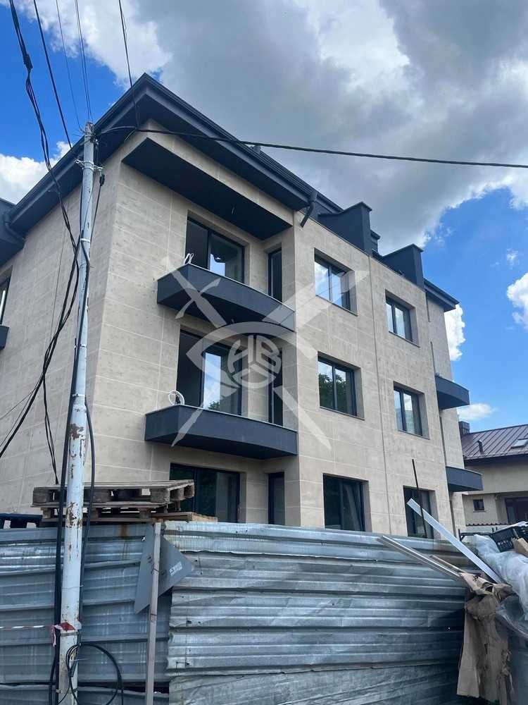 Тристаен апартамент в кв. Кръстова вада № 62029