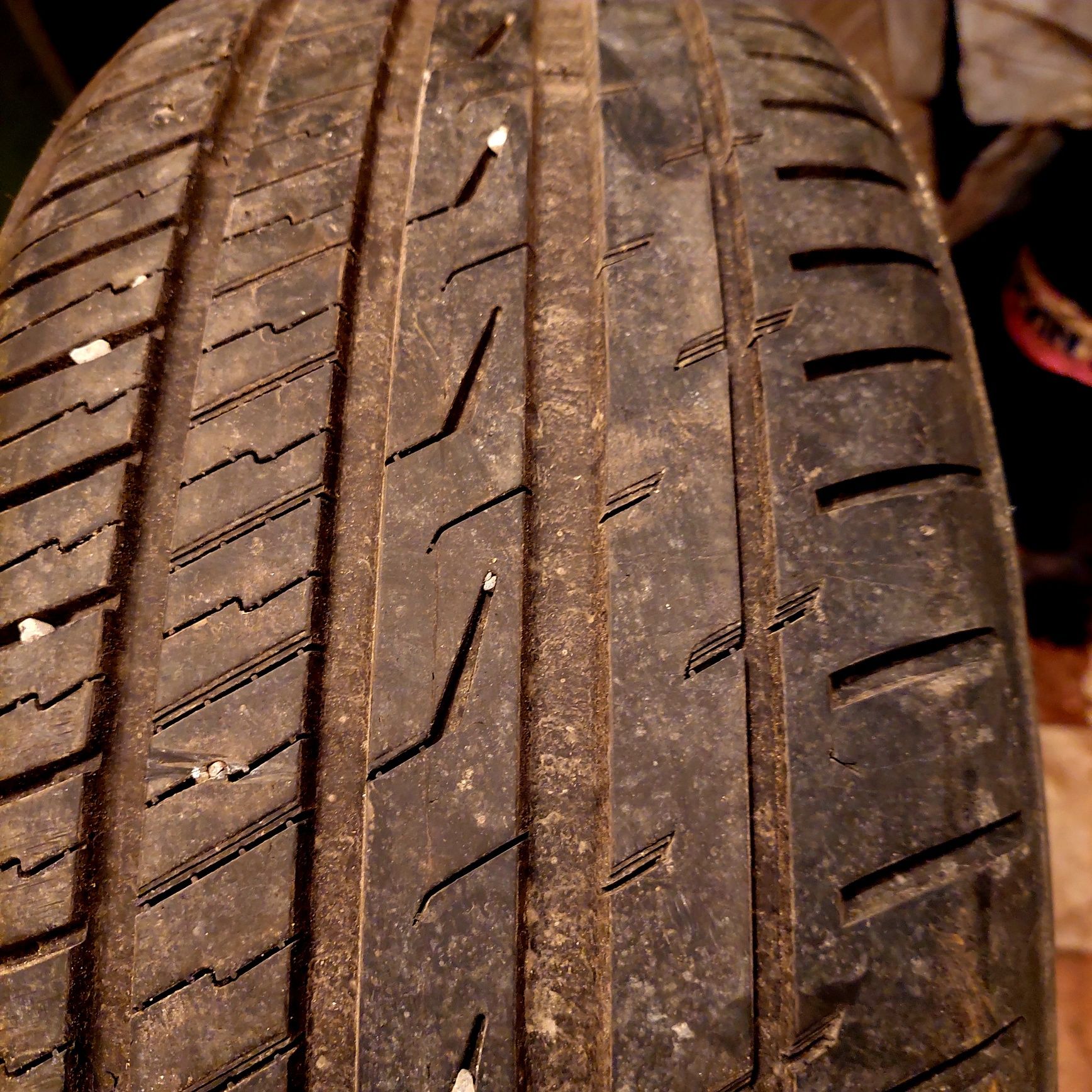 225/55R18 Davanti