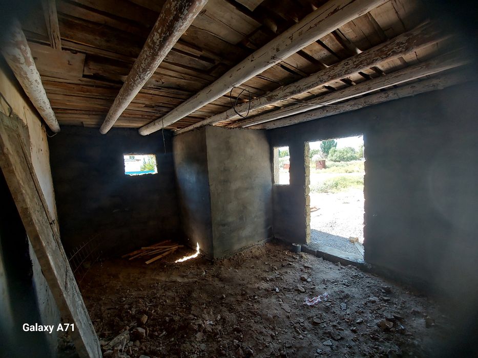 4 бөлмелі үй этаж кірпіштен салынған