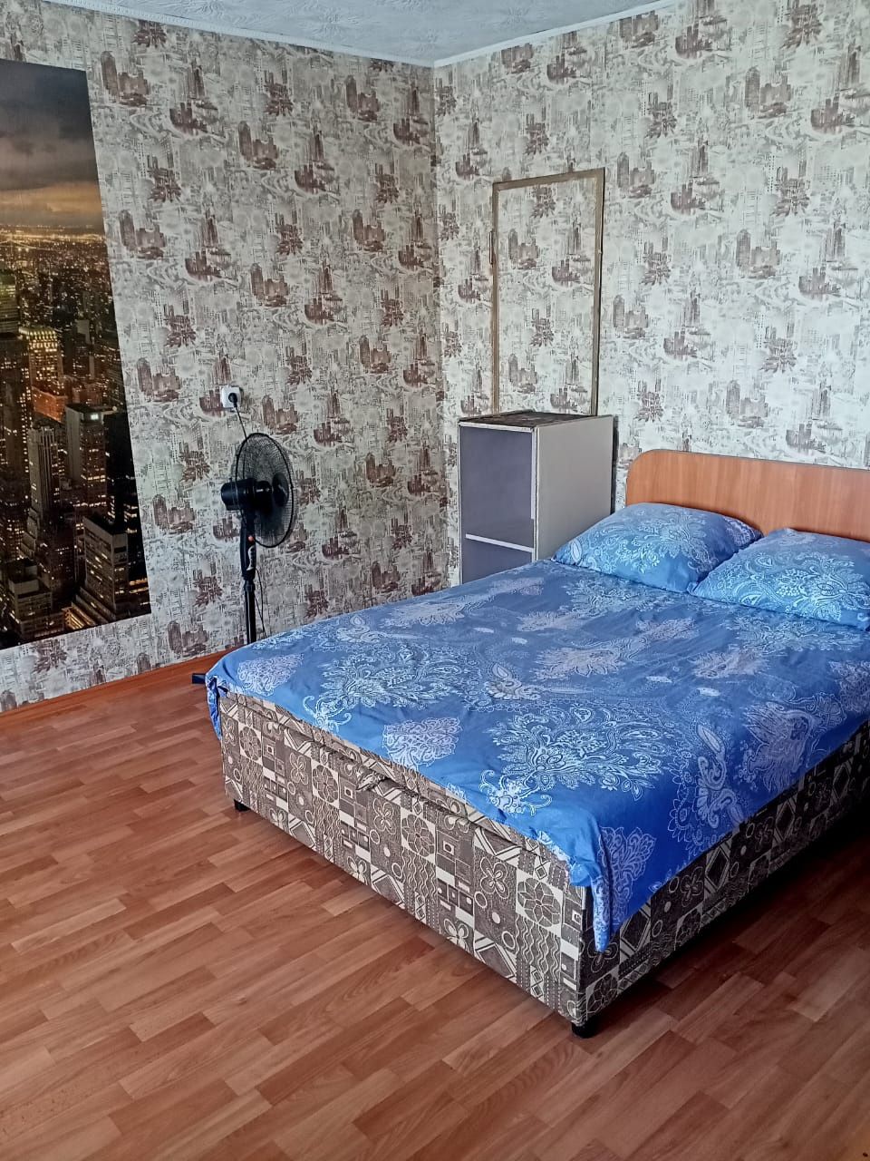 Сдам полуторку в центре города рядом находится ЦУМ  не риэлтор!