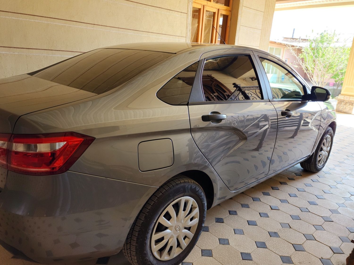 Lada Vesta 1.6 srochno