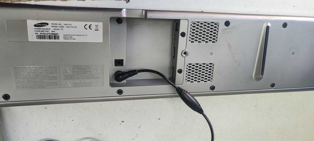 Samsung HW F 751 boxa bara sunet pe lampi subwoofer si tele