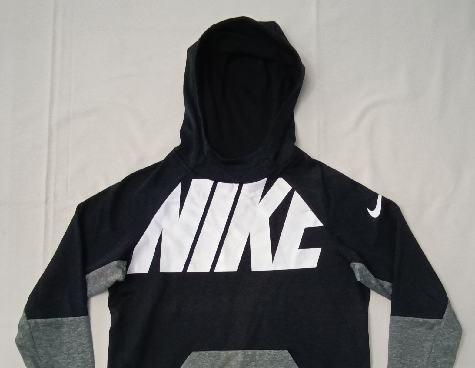 Nike DRI-FIT GFX Therma Hoodie оригинално горнище ръст 137-147см Найк