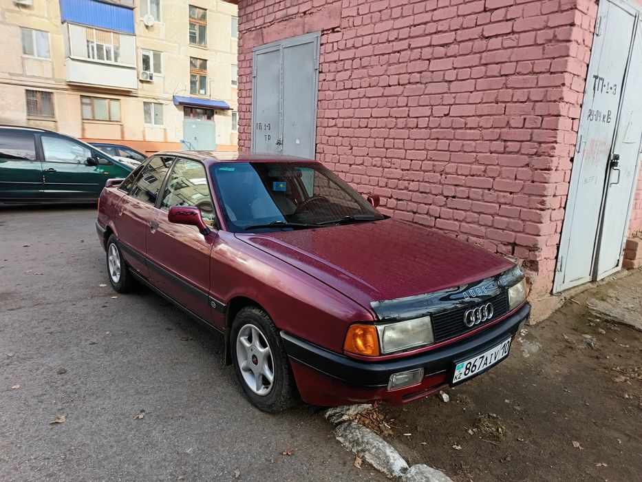 Ауди 80 В3 бьём 2.0 литра