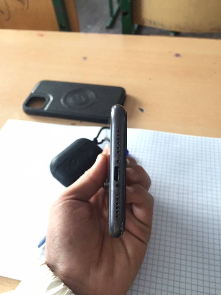 iPhone 11 128gb xotira