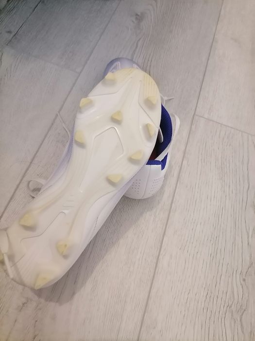 Футболни бутонки F50