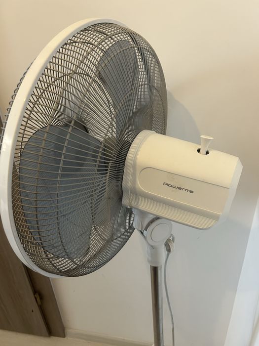 Ventilator pe piedestal Rowenta VU4410 Essential+ 3 setari de viteza