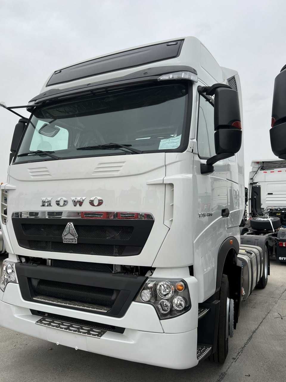 Fura Тягач Howo-T7 480 4x2 Дизель мехиика ретардер Фулл пакет в наличи