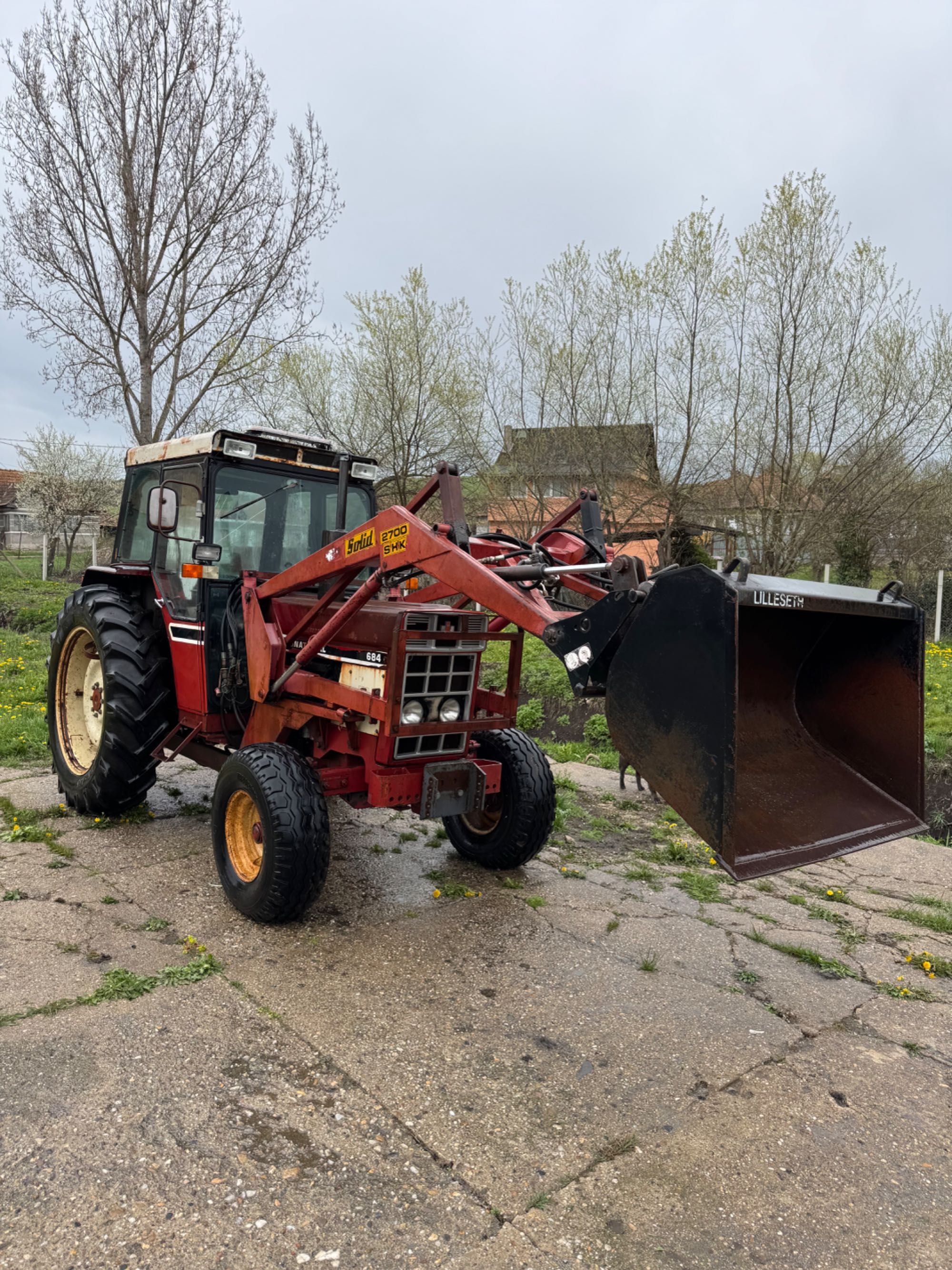 Case International 684 cu incărcător frontal