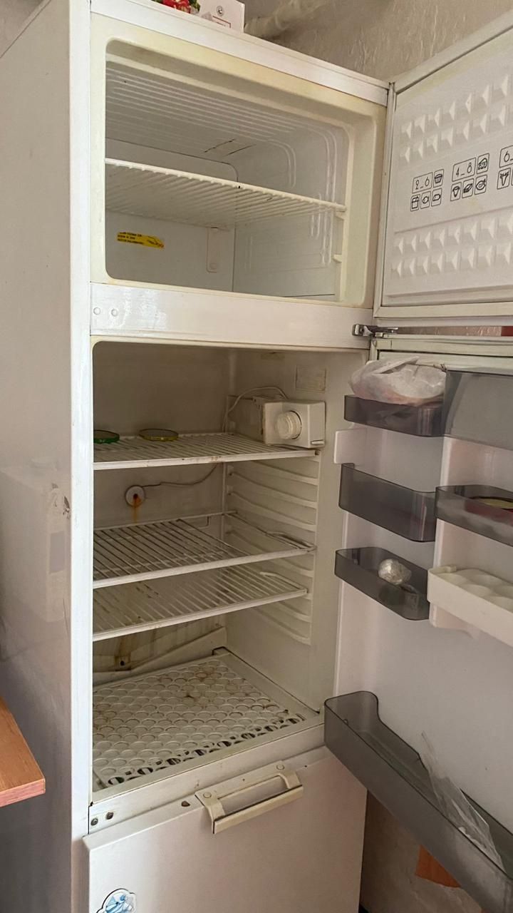 Холодильник буу не работает.Матор новый меняли