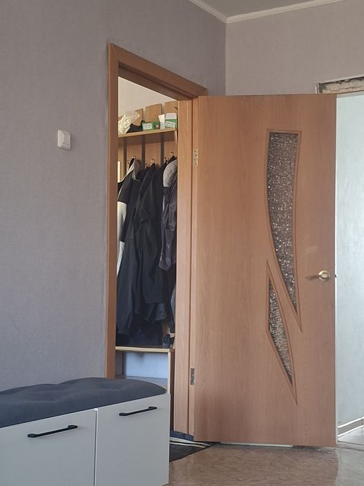 Продам  3 шт меж.комн дверь 80 и 60 см