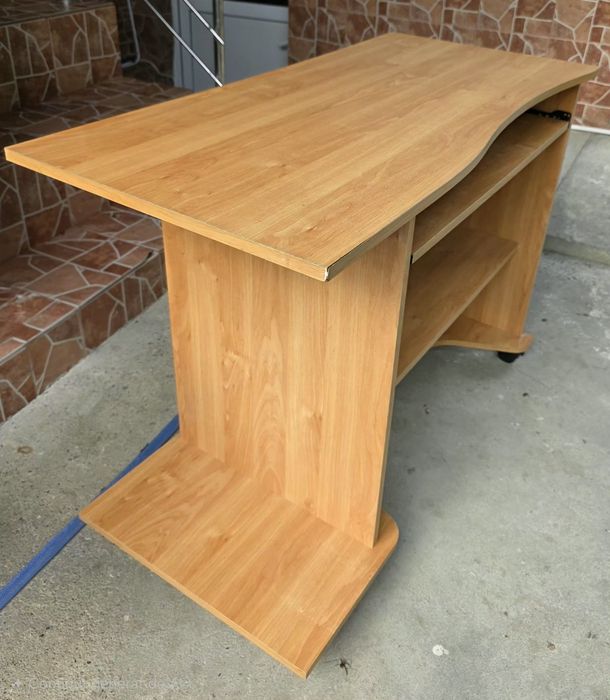 Vand birou si șifonier