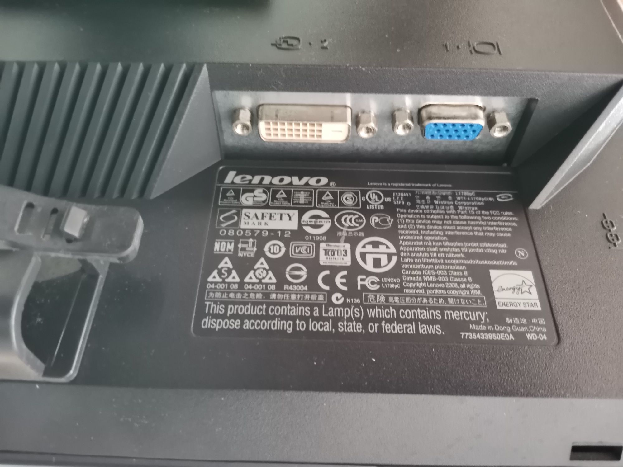 Monitor Lenovo 17 inch