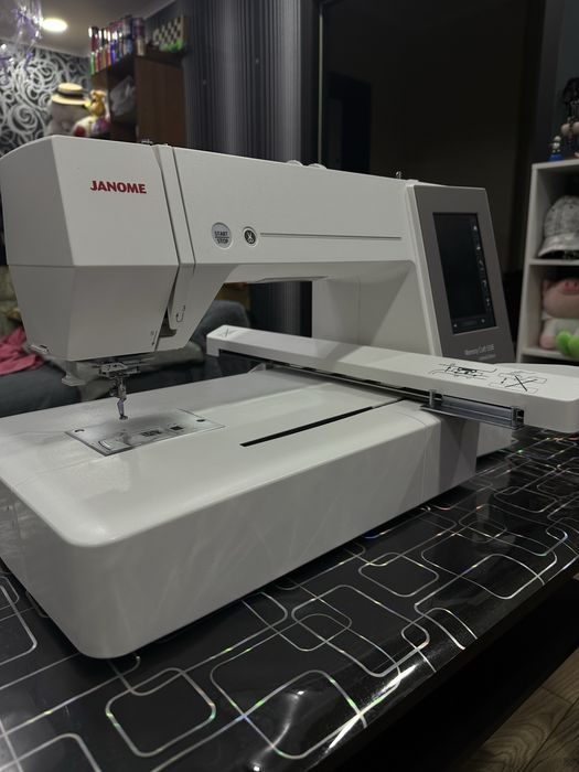 Продаю вышивальную машину Janome Memory Craft 550E