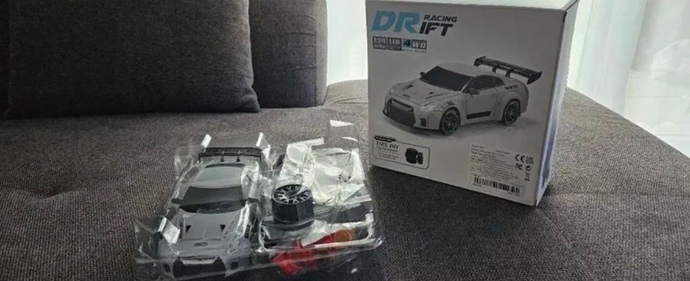 Masina oentru Drift cu telecomandă noua sigilata