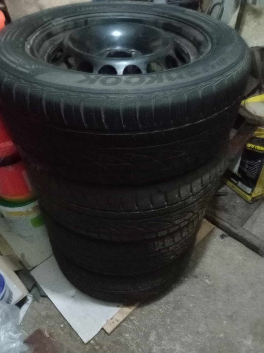Vând cauciucuri audi cauciucuri cu jante!