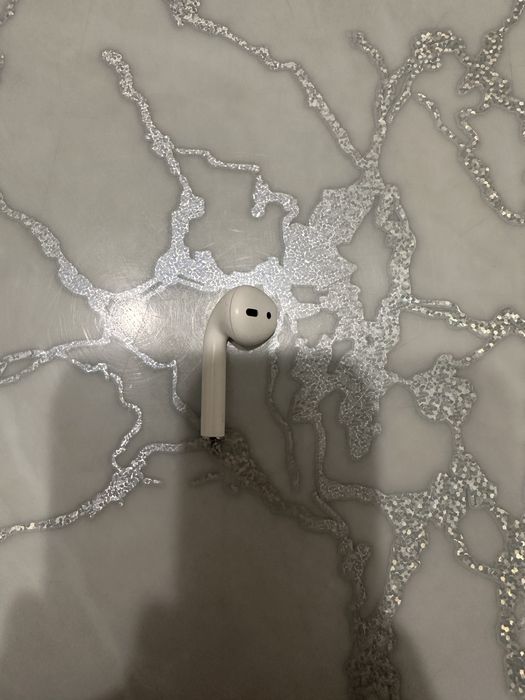 Левое ухо airpods 2 оригинал
