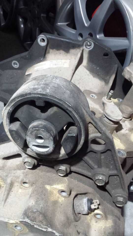 vand Cutie Manuala revizuita pentru Chrysler Voyager 4 IV 5+1 - piese