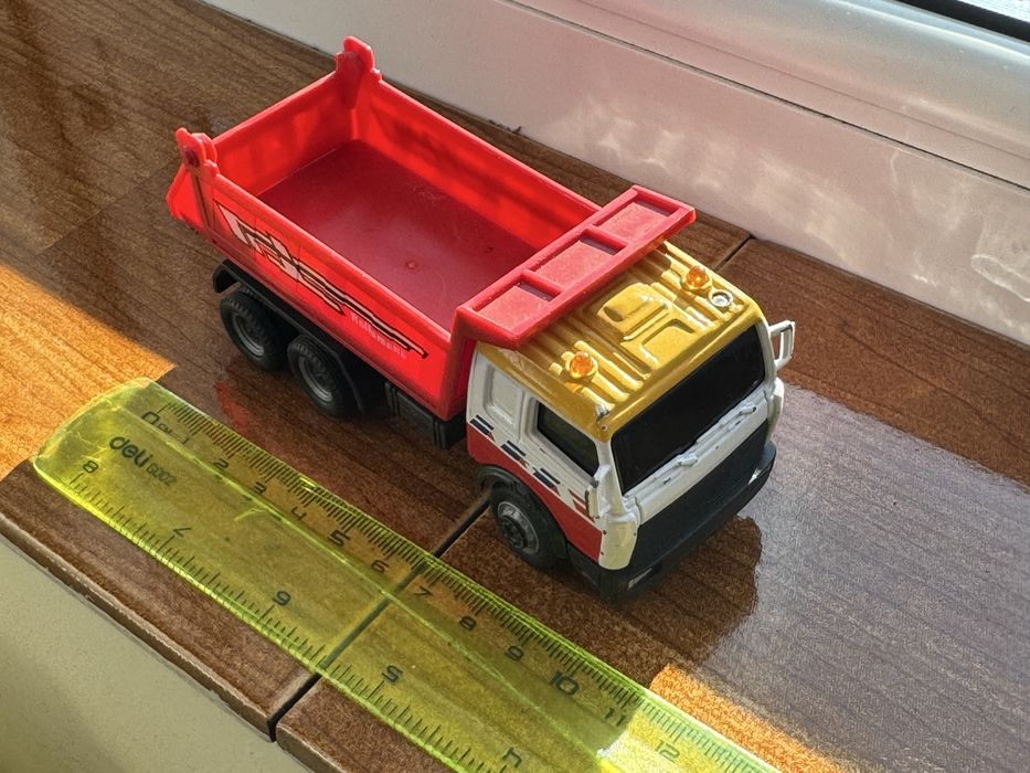 Machete metalice 1/32