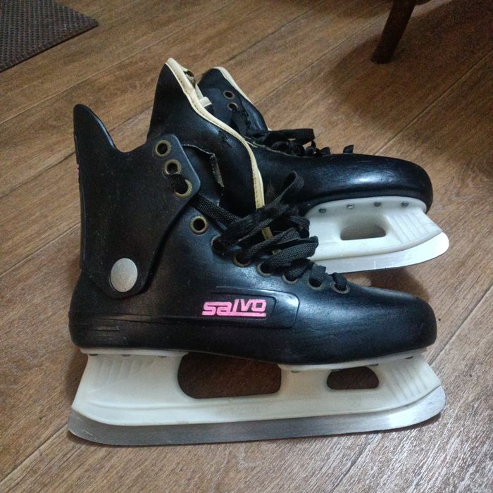 Коньки ледорубы в отличном состоянии без косяков и трещин