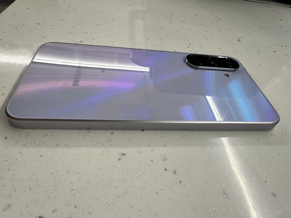 Продавам Samsung Galaxy A36 5G