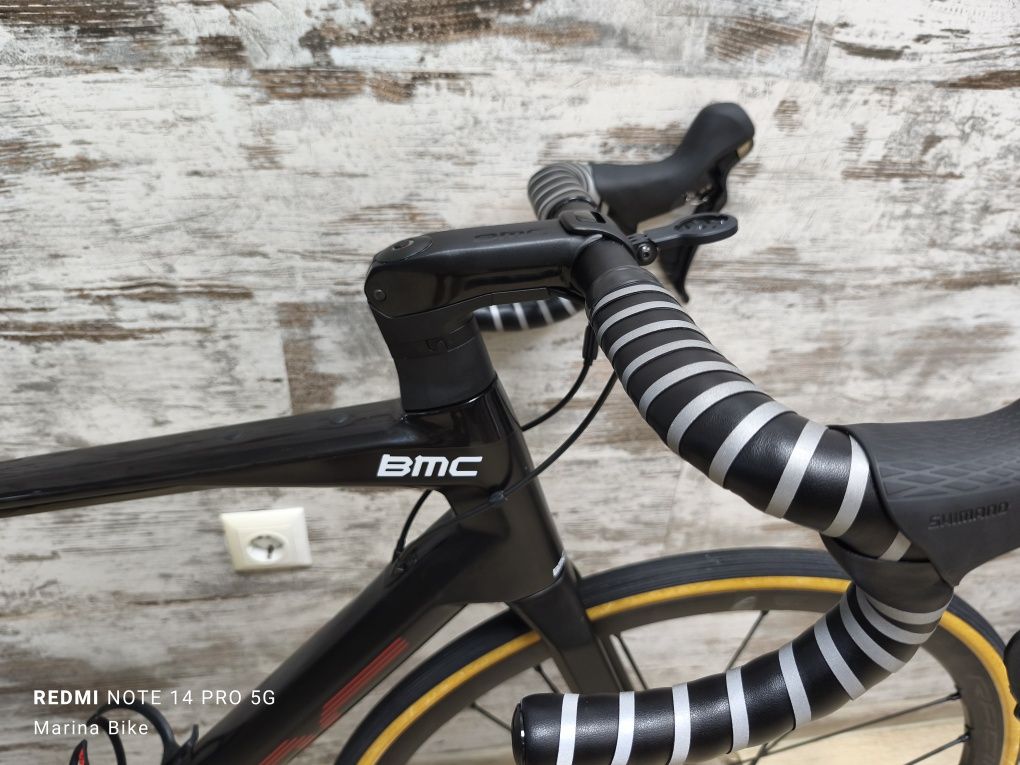 Карбонов шосеен велосипед BMC Roadmachine 01 Ultegra Disc Fulcrum Zero