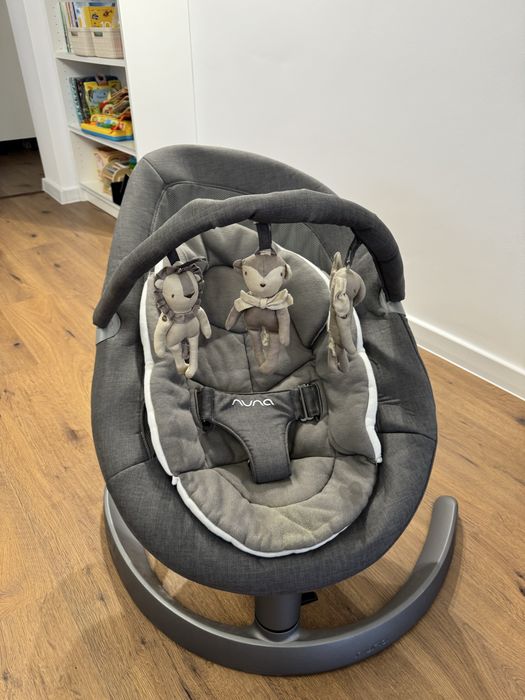 Balansoar Nuna Leaf cu bara de activitati