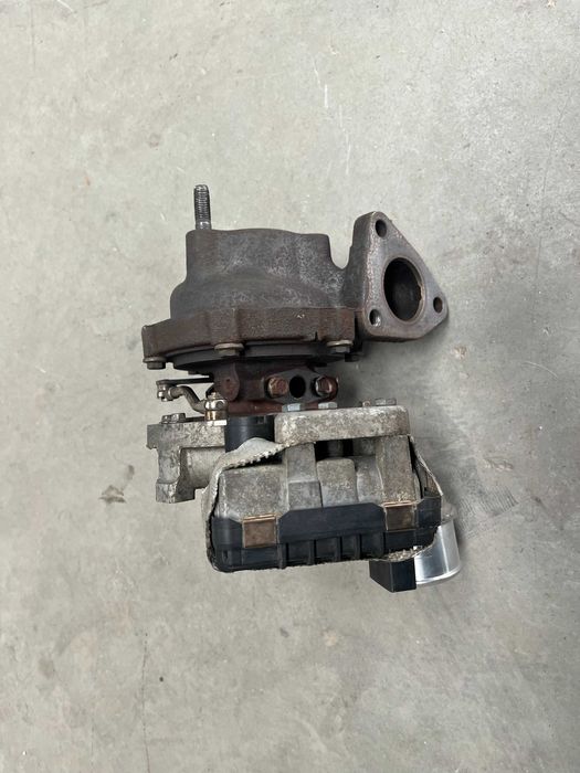 Kia Sorento  турбо 2.2CRDI 197кс.