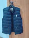 Безрукавка   moncler новый продам